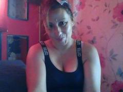 MaryMissQueen - female with brown hair webcam at xLoveCam