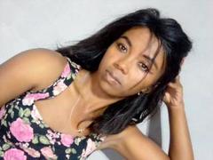 Maryssah - female with black hair webcam at xLoveCam