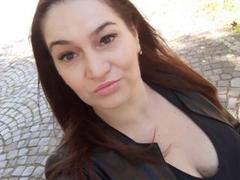 MatureGoddess - female with brown hair webcam at xLoveCam