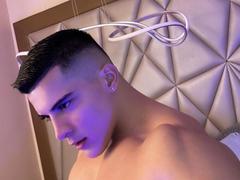 MaximoVega - male webcam at xLoveCam