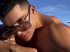 MaximoVega - male webcam at xLoveCam