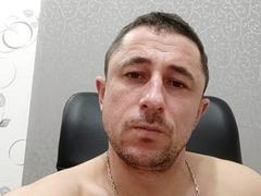 MaxyQRedhot - male webcam at xLoveCam