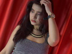 megancole - female with brown hair webcam at ImLive