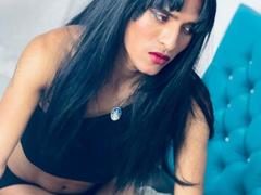 MegannEvanns - shemale with black hair webcam at xLoveCam