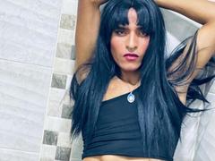 MegannEvanns - shemale with black hair webcam at xLoveCam