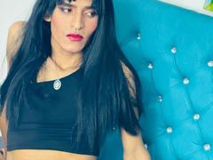 MegannEvanns - shemale with black hair webcam at xLoveCam