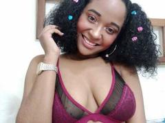 MelanyScoth - female with black hair webcam at xLoveCam