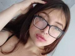 MeliTaylorX from xLoveCam