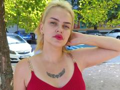 MelissaCats - blond female webcam at xLoveCam