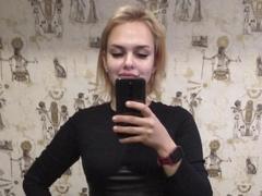 MelissaCats - blond female webcam at xLoveCam