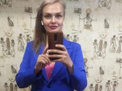 MelissaCats - blond female webcam at xLoveCam