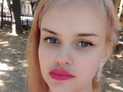 MelissaCats - blond female webcam at xLoveCam