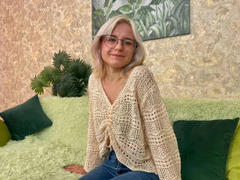 MerlinCharlin - blond female webcam at LiveJasmin