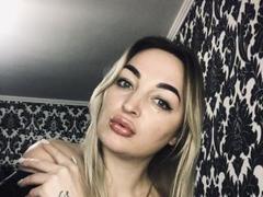 MeryPinkKiss - blond female with  small tits webcam at xLoveCam