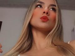 MiaFlorez - blond female webcam at xLoveCam