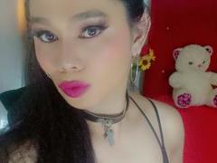 MiaSexGoddess - shemale with black hair and  small tits webcam at xLoveCam