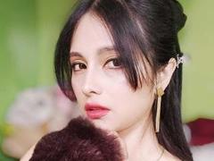 MidoriChang - female with brown hair and  small tits webcam at xLoveCam