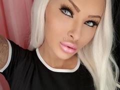 MilaElaine-hot - blond female webcam at xLoveCam