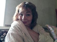 MilaMils - female with brown hair webcam at xLoveCam