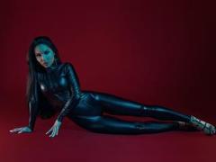 MileenaElegant - female with black hair webcam at xLoveCam