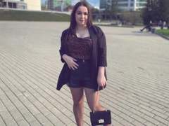 MimiGertie - female with brown hair webcam at xLoveCam