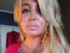 MiraMelody - blond female webcam at xLoveCam