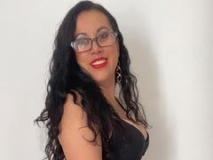 MirandaLatinaLovely - female with black hair webcam at xLoveCam