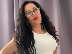 MirandaLatinaLovely - female with black hair webcam at xLoveCam