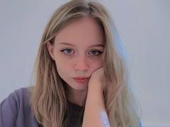 MireyaX from xLoveCam