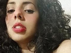 MoniqueCurlz - female with black hair webcam at xLoveCam