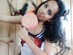 MoniqueCurlz - female with black hair webcam at xLoveCam