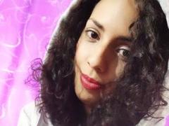 MoniqueCurlz - female with black hair webcam at xLoveCam