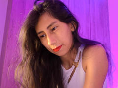 MoonLipson871 - female with brown hair and  small tits webcam at ImLive