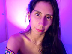 MoonLipson871 - female with brown hair and  small tits webcam at ImLive