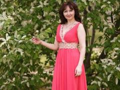 AdeleMoran - female with brown hair webcam at LiveJasmin