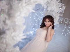 AdeleMoran - female with brown hair webcam at LiveJasmin