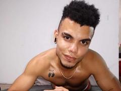 MorenoSexyBbc from xLoveCam