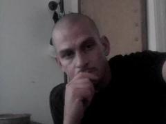 MrAprils - male webcam at xLoveCam