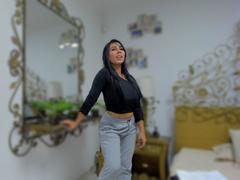 Nahomi_Brown - female with black hair webcam at ImLive