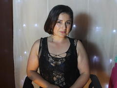 NataliaGomez - female with brown hair webcam at xLoveCam