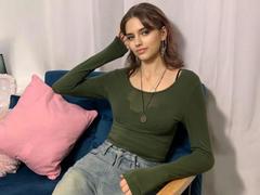 NatalieAmazing - female with brown hair webcam at xLoveCam