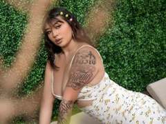 NatashaCherie - female with black hair webcam at xLoveCam