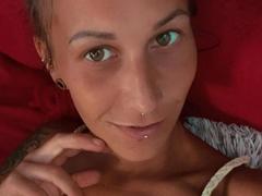 NatureMia-hot - female with brown hair webcam at xLoveCam