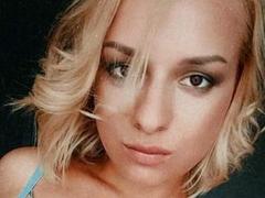 NellieLynn - blond female webcam at xLoveCam