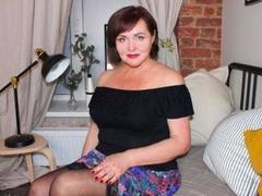 Nicole_Roseate - female with brown hair and  big tits webcam at ImLive