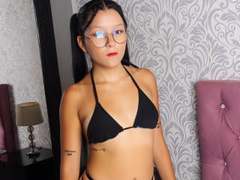 NicoleWestt - female webcam at xLoveCam