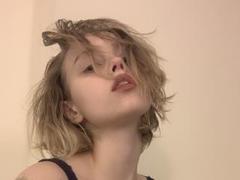 NinaKitten - blond female webcam at ImLive