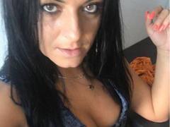 nipplestar - female with black hair webcam at xLoveCam