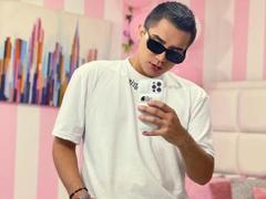 NoahMils - male webcam at xLoveCam