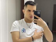 NoahMils - male webcam at xLoveCam